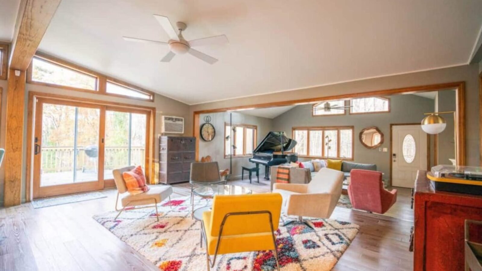 New Paltz, NY - Airbnb Design